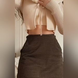 black and beige Hollister mini skirt with belt
